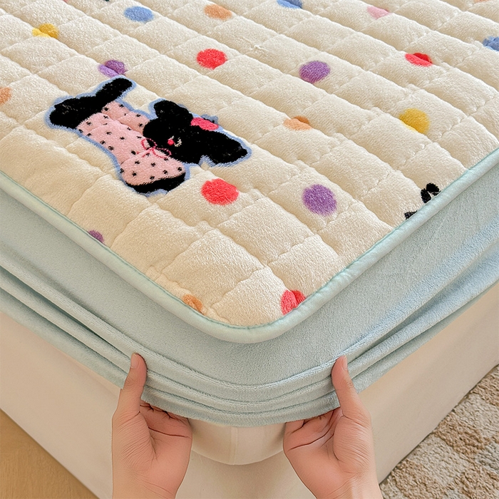 91家纺网 家纺一手货源 找家纺 澜妃 2025新款加厚牛奶绒卡通夹棉单床笠床笠单件单品床笠-亦甜系列 亦甜-旺旺仙贝