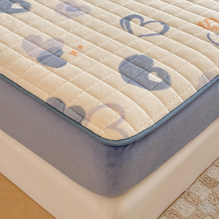 91家纺网 家纺一手货源 找家纺 澜妃 2025新款加厚牛奶绒卡通夹棉单床笠床笠单件单品床笠-亦甜系列 亦甜-蜡笔心