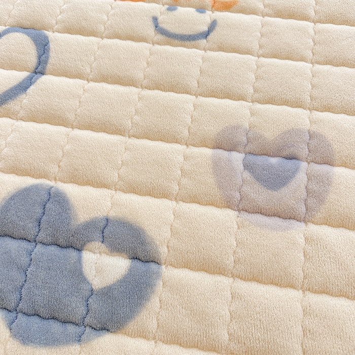 91家纺网 家纺一手货源 找家纺 澜妃 2025新款加厚牛奶绒卡通夹棉单床笠床笠单件单品床笠-亦甜系列 亦甜-蜡笔心