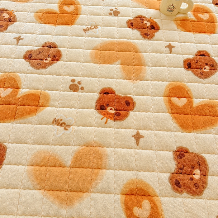 91家纺网 家纺一手货源 找家纺 澜妃 2025新款加厚牛奶绒卡通夹棉单床笠床笠单件单品床笠-亦甜系列 亦甜-巧克力熊