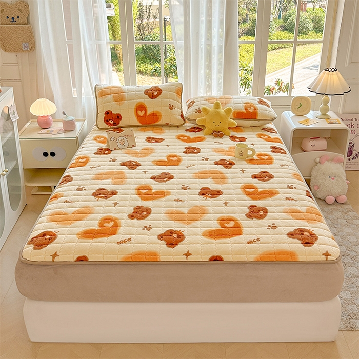 91家纺网 家纺一手货源 找家纺 澜妃 2025新款加厚牛奶绒卡通夹棉单床笠床笠单件单品床笠-亦甜系列 亦甜-巧克力熊