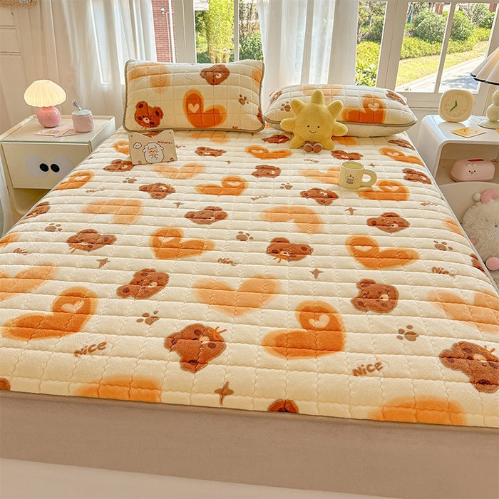 91家纺网 家纺一手货源 找家纺 澜妃 2025新款加厚牛奶绒卡通夹棉单床笠床笠单件单品床笠-亦甜系列 亦甜-巧克力熊