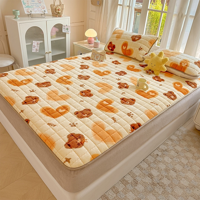 91家纺网 家纺一手货源 找家纺 澜妃 2025新款加厚牛奶绒卡通夹棉单床笠床笠单件单品床笠-亦甜系列 亦甜-巧克力熊