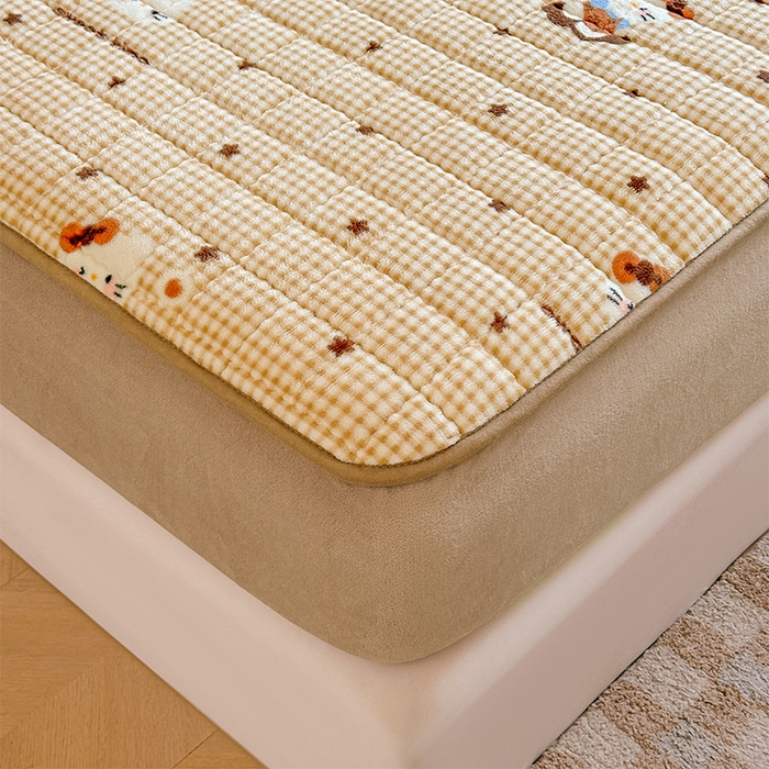 91家纺网 家纺一手货源 找家纺 澜妃 2025新款加厚牛奶绒卡通夹棉单床笠床笠单件单品床笠-亦甜系列 亦甜-可可猫星