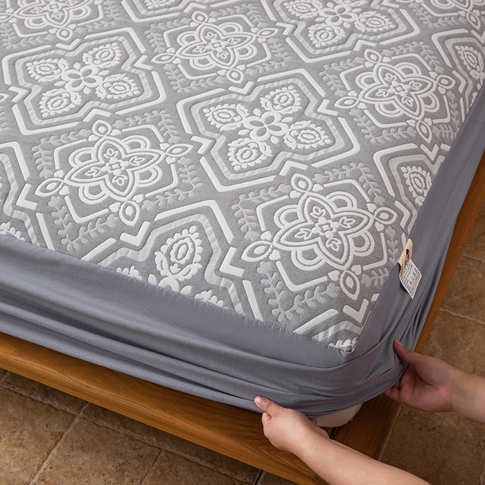 91家纺网 家纺一手货源 找家纺 萌飞 2025新款A类三层纱床笠 卡曼洛-锡器灰