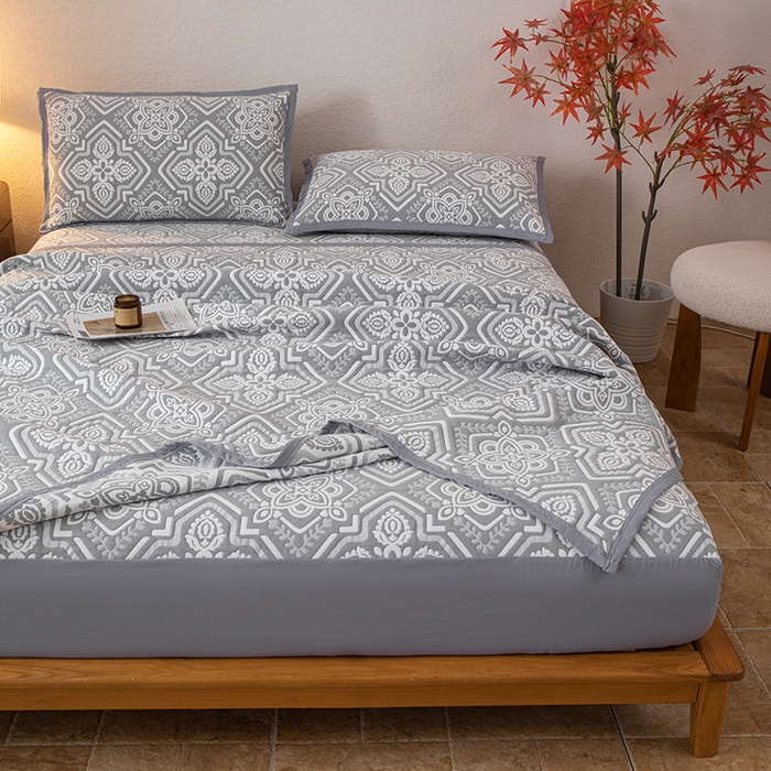 91家纺网 家纺一手货源 找家纺 萌飞 2025新款A类三层纱床笠 卡曼洛-锡器灰