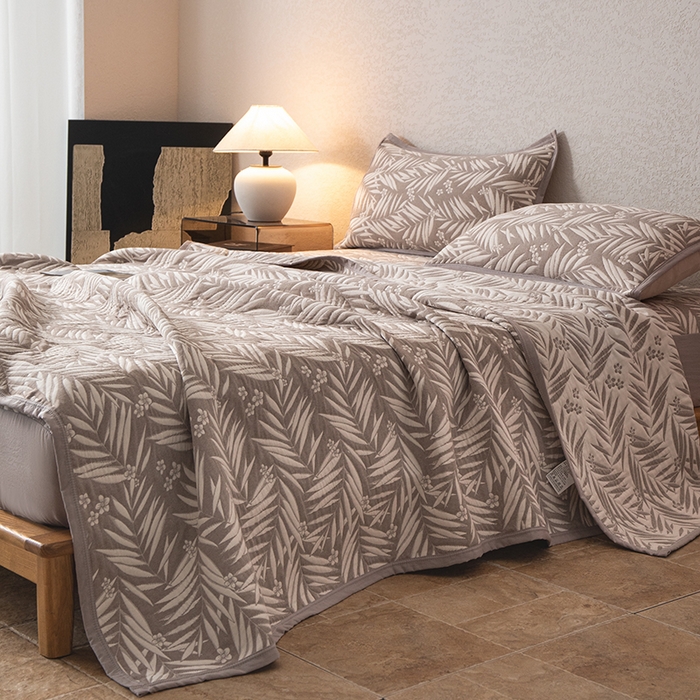 91家纺网 家纺一手货源 找家纺 萌飞 2025新款A类三层纱床笠 叶美-赤铜棕