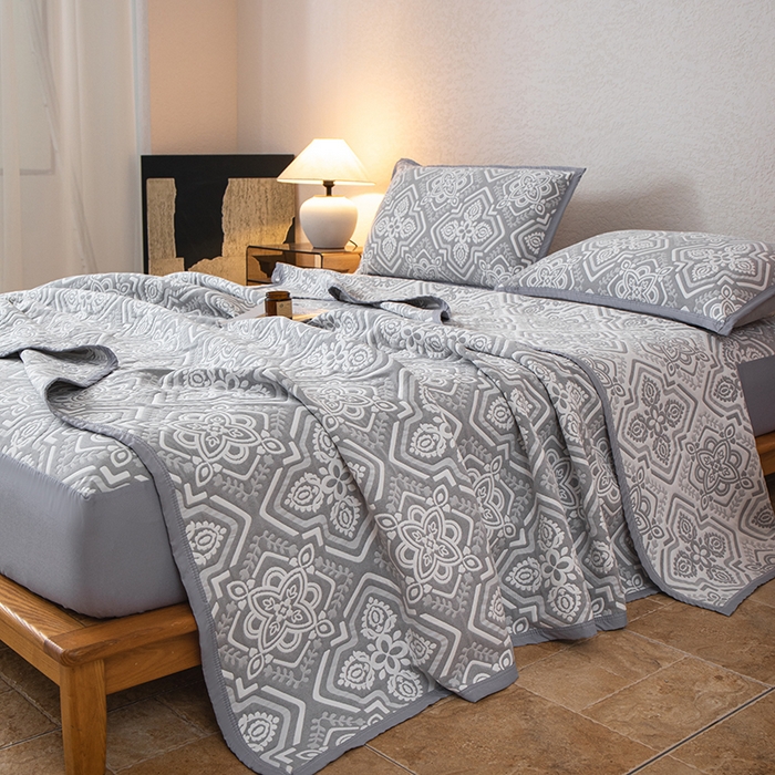 91家纺网 家纺一手货源 找家纺 萌飞 2025新款A类三层纱床笠 卡曼洛-锡器灰