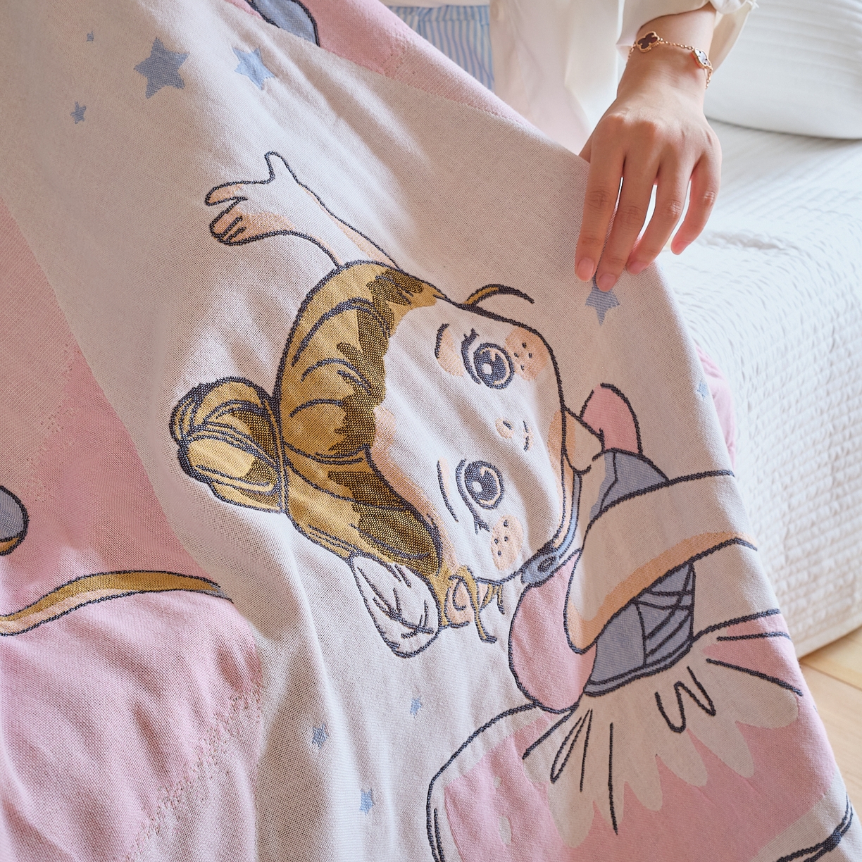 91家纺网 家纺一手货源 找家纺 （总）沐瑟家纺 2025新款卡通A类全棉四层纱布浴巾加大毛巾-第三组