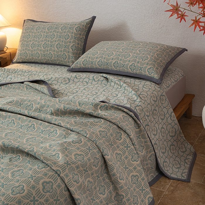 91家纺网 家纺一手货源 找家纺 萌飞 2025新款A类三层纱床笠 可丽之彩-亚丁绿