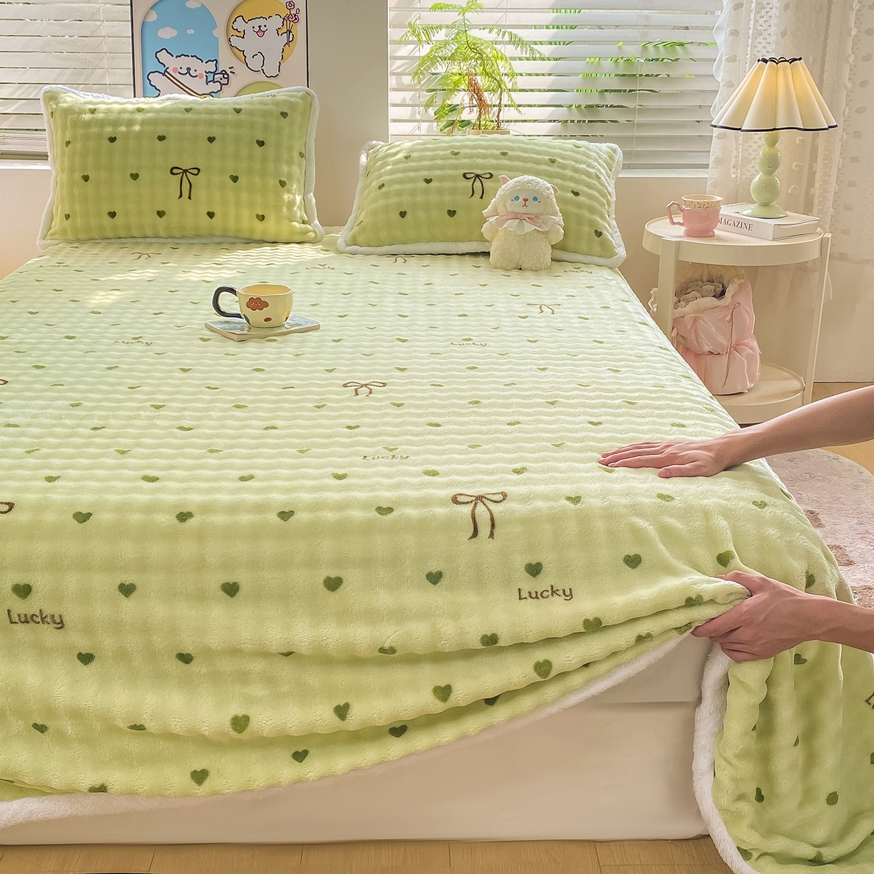 91家纺网 家纺一手货源 找家纺 眠势力 2025新款暖绒泡泡床单冬季保暖被单牛奶绒床单罩 爱心绿【暖绒泡泡床单】