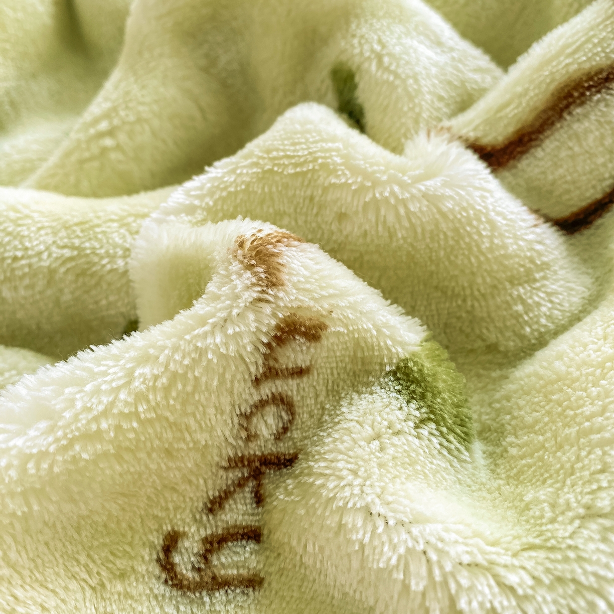 91家纺网 家纺一手货源 找家纺 眠势力 2025新款暖绒泡泡床单冬季保暖被单牛奶绒床单罩 爱心绿【暖绒泡泡床单】