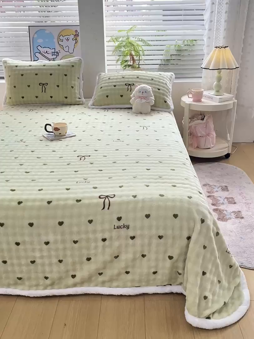 91家纺网 家纺一手货源 找家纺 眠势力 2025新款暖绒泡泡床单冬季保暖被单牛奶绒床单罩 爱心绿【暖绒泡泡床单】