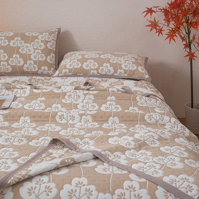 91家纺网 家纺一手货源 找家纺 萌飞 2025新款A类三层纱纱布毛巾被床盖 叶趣-深棕