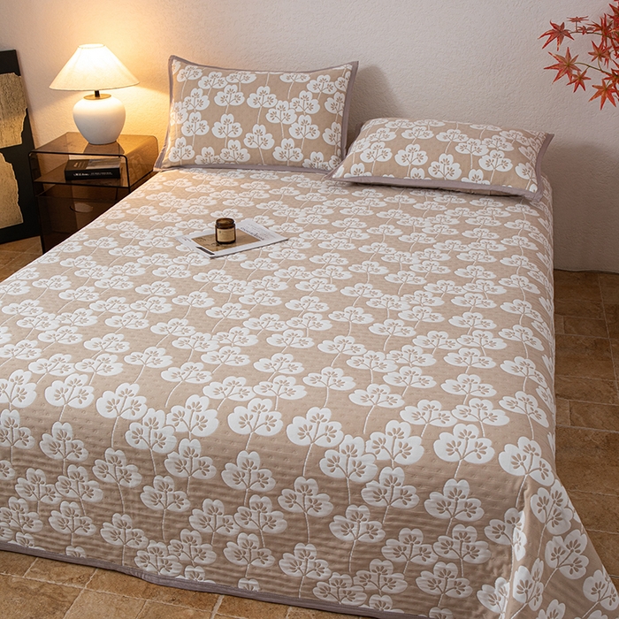 91家纺网 家纺一手货源 找家纺 萌飞 2025新款A类三层纱纱布毛巾被床盖 叶趣-深棕