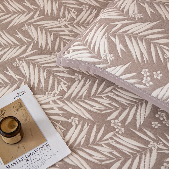 91家纺网 家纺一手货源 找家纺 萌飞 2025新款A类三层纱纱布毛巾被床盖 叶美-赤铜棕