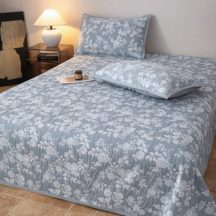 91家纺网 家纺一手货源 找家纺 萌飞 2025新款A类三层纱纱布毛巾被床盖 慕白-碟翅蓝