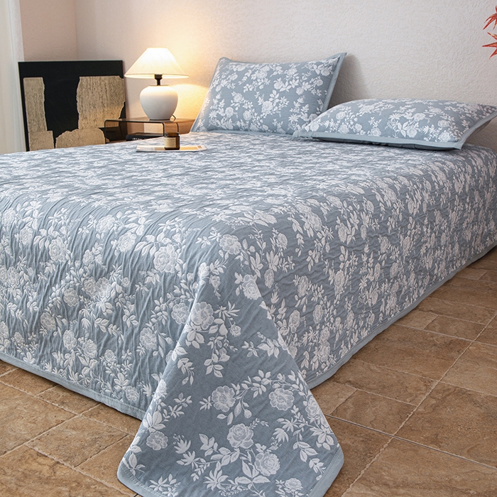 91家纺网 家纺一手货源 找家纺 萌飞 2025新款A类三层纱纱布毛巾被床盖 慕白-碟翅蓝