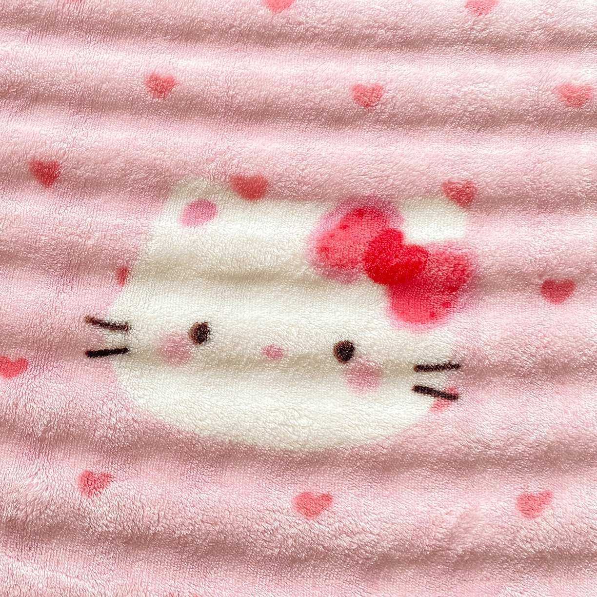 91家纺网 家纺一手货源 找家纺 眠势力 2025新款暖绒泡泡床单冬季保暖被单牛奶绒床单罩 爱心KT【暖绒泡泡床单】