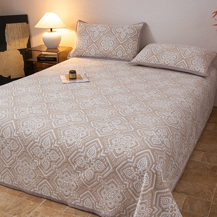 91家纺网 家纺一手货源 找家纺 萌飞 2025新款A类三层纱纱布毛巾被床盖 卡曼洛-深棕