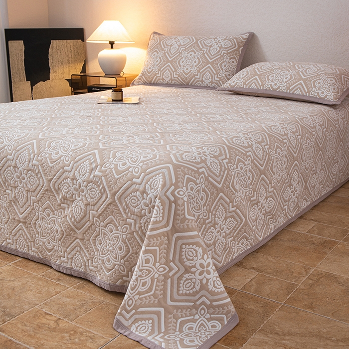 91家纺网 家纺一手货源 找家纺 萌飞 2025新款A类三层纱纱布毛巾被床盖 卡曼洛-深棕