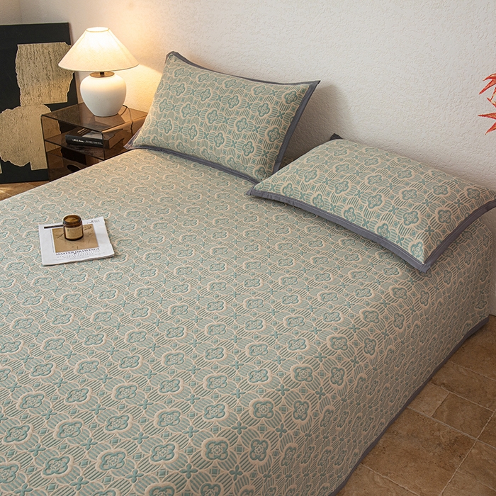 91家纺网 家纺一手货源 找家纺 萌飞 2025新款A类三层纱纱布毛巾被床盖 可丽之彩-亚丁绿