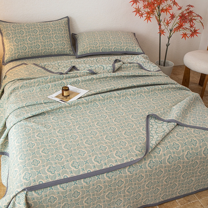 91家纺网 家纺一手货源 找家纺 萌飞 2025新款A类三层纱纱布毛巾被床盖 可丽之彩-亚丁绿