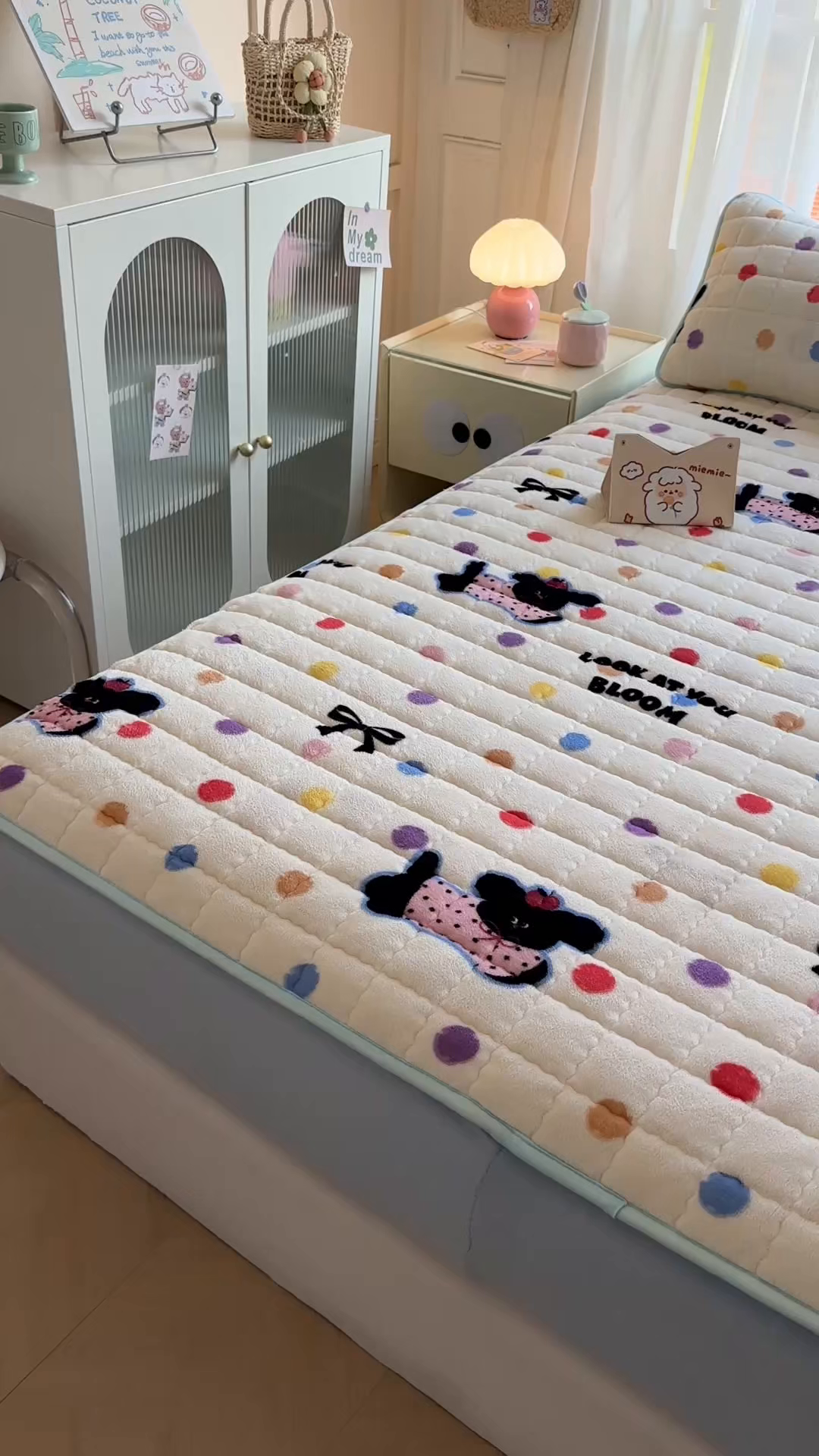 91家纺网 家纺一手货源 找家纺 澜妃 2025新款加厚牛奶绒卡通夹棉单床笠床笠单件单品床笠-亦甜系列 亦甜-旺旺仙贝