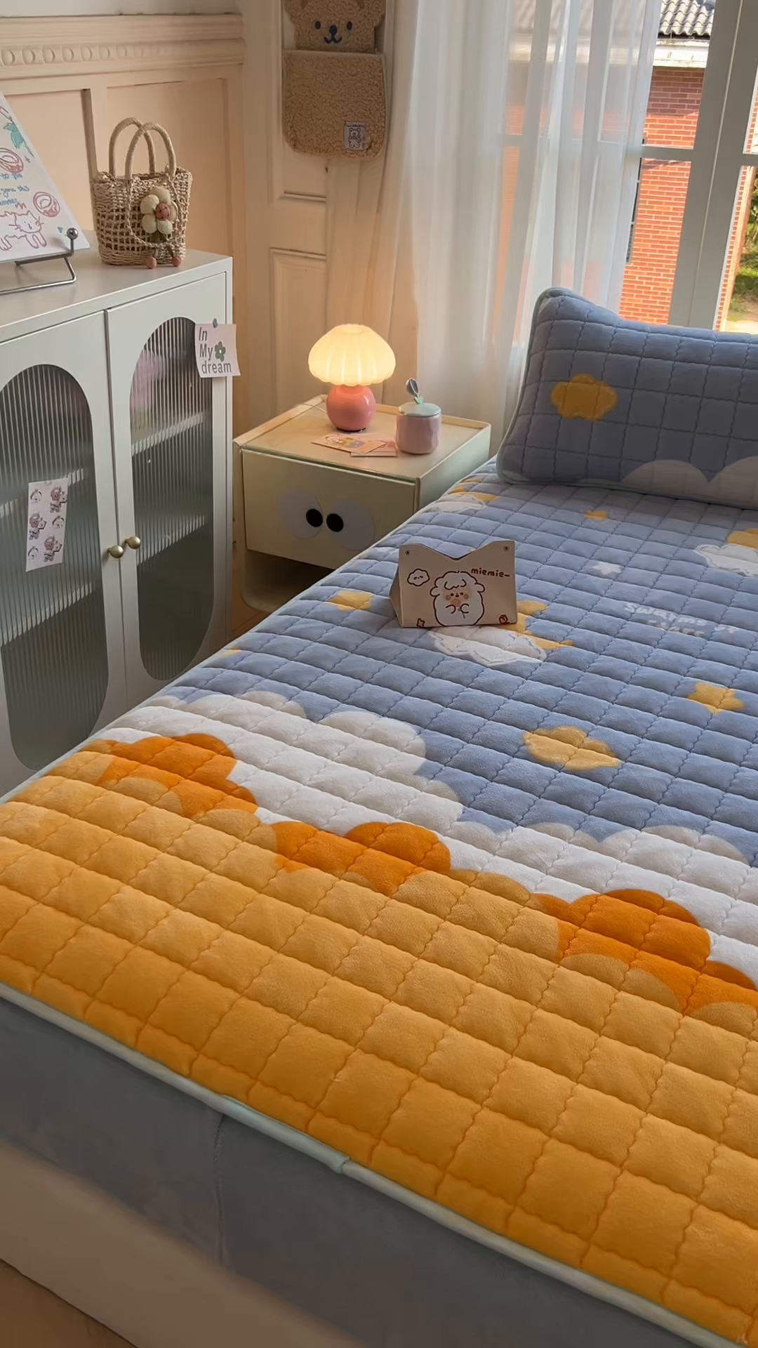 91家纺网 家纺一手货源 找家纺 澜妃 2025新款加厚牛奶绒卡通夹棉单床笠床笠单件单品床笠-亦甜系列 亦甜-黄色月亮