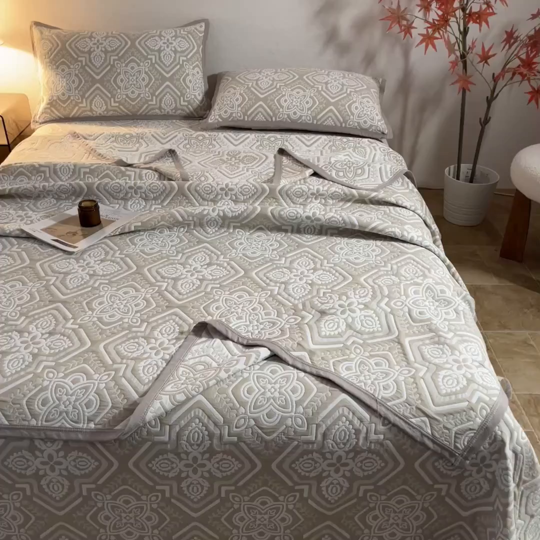 91家纺网 家纺一手货源 找家纺 萌飞 2025新款A类三层纱纱布毛巾被床盖 卡曼洛-深棕