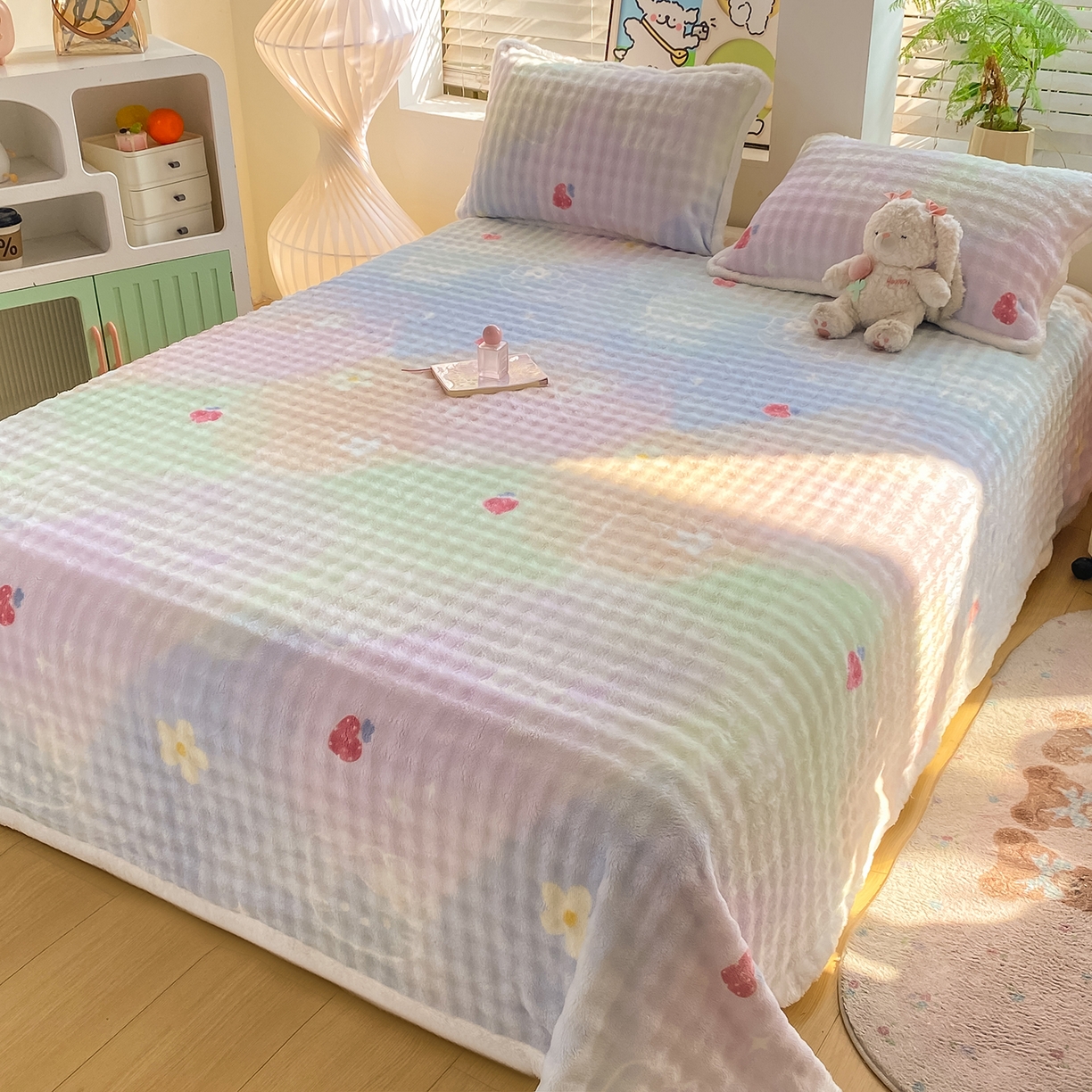 91家纺网 家纺一手货源 找家纺 眠势力 2025新款暖绒泡泡床单冬季保暖被单牛奶绒床单罩 草莓KT【暖绒泡泡床单】