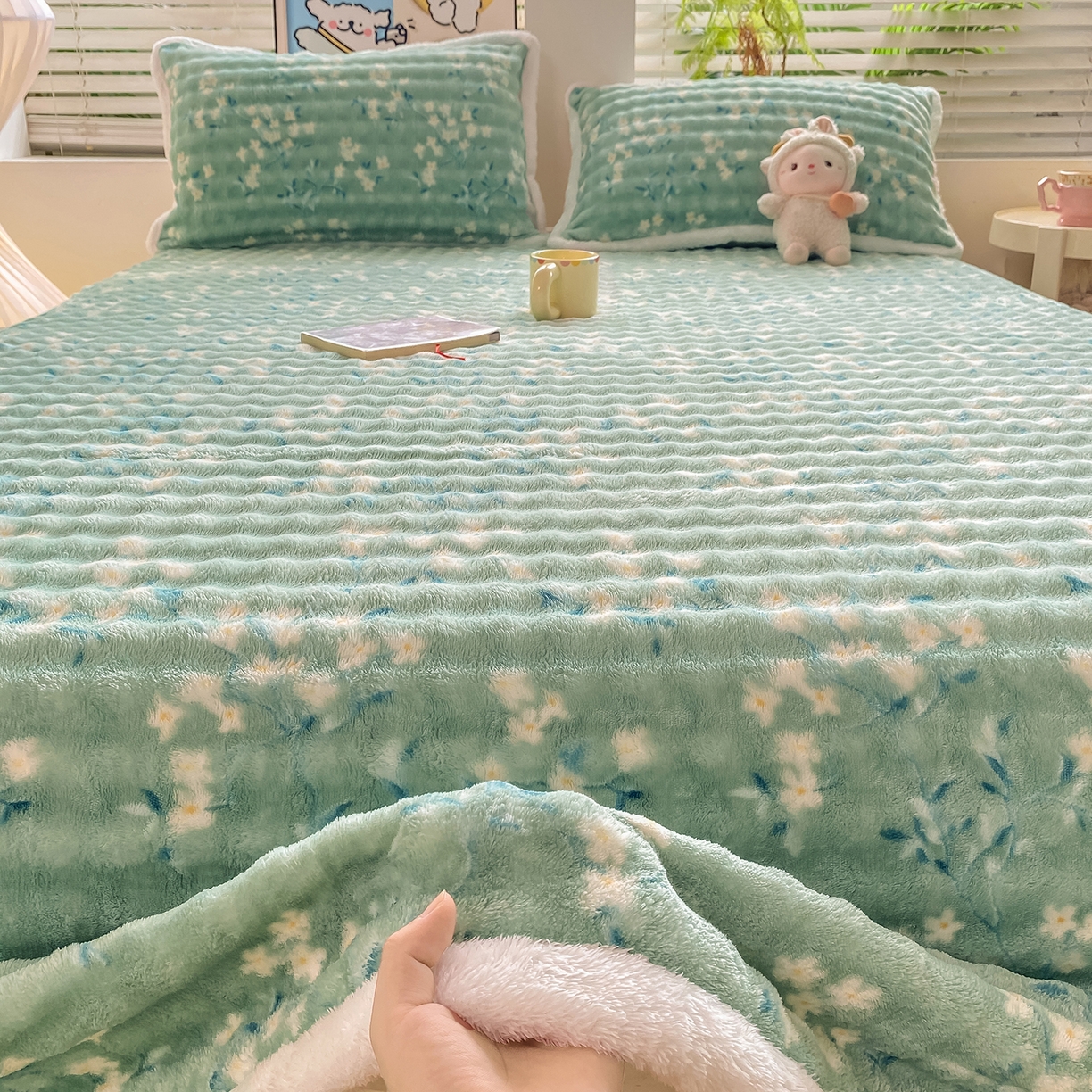 91家纺网 家纺一手货源 找家纺 眠势力 2025新款暖绒泡泡床单冬季保暖被单牛奶绒床单罩 春暖花开【暖绒泡泡床单】