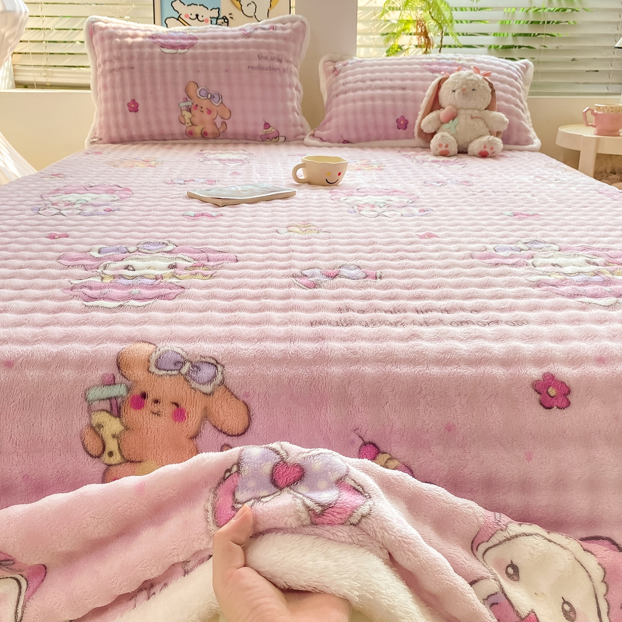 91家纺网 家纺一手货源 找家纺 眠势力 2025新款暖绒泡泡床单冬季保暖被单牛奶绒床单罩 蛋糕兔兔【暖绒泡泡床单】