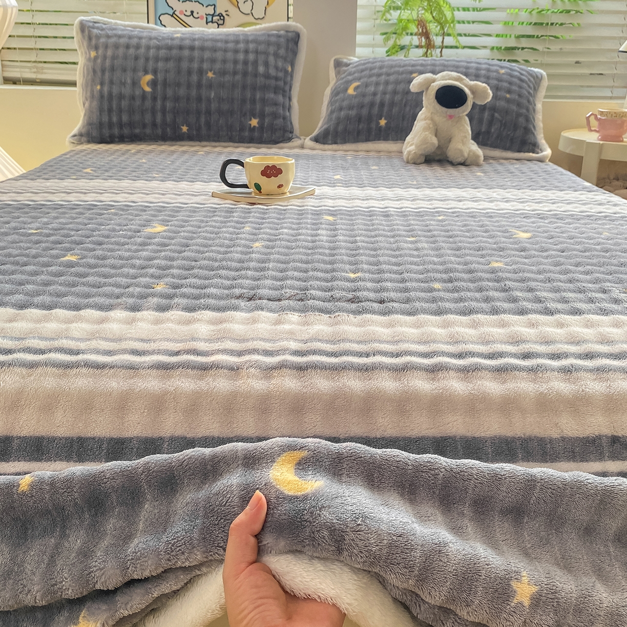 91家纺网 家纺一手货源 找家纺 眠势力 2025新款暖绒泡泡床单冬季保暖被单牛奶绒床单罩 繁星【暖绒泡泡床单】