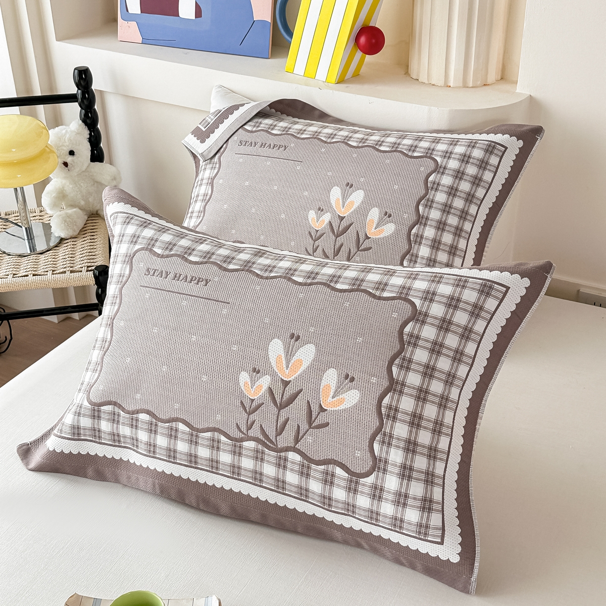 91家纺网 家纺一手货源 找家纺 沐瑟家纺 2025新款亲肤柔软纱布小米格枕巾 格子花-咖色 52*78cm枕巾/只