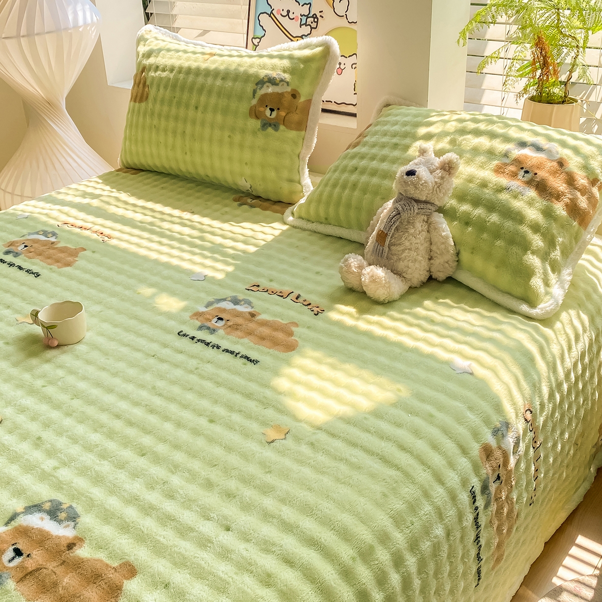 91家纺网 家纺一手货源 找家纺 眠势力 2025新款暖绒泡泡床单冬季保暖被单牛奶绒床单罩 帽子小熊【暖绒泡泡床单】