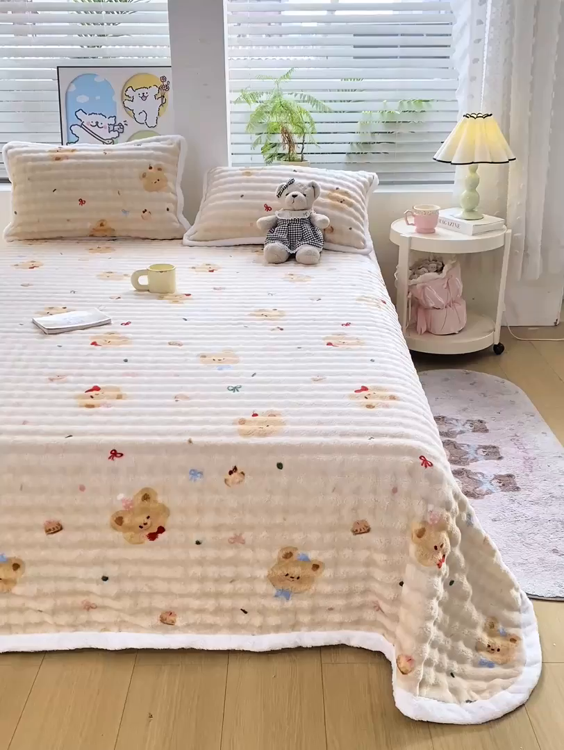 91家纺网 家纺一手货源 找家纺 眠势力 2025新款暖绒泡泡床单冬季保暖被单牛奶绒床单罩 奶油小熊【暖绒泡泡床单】
