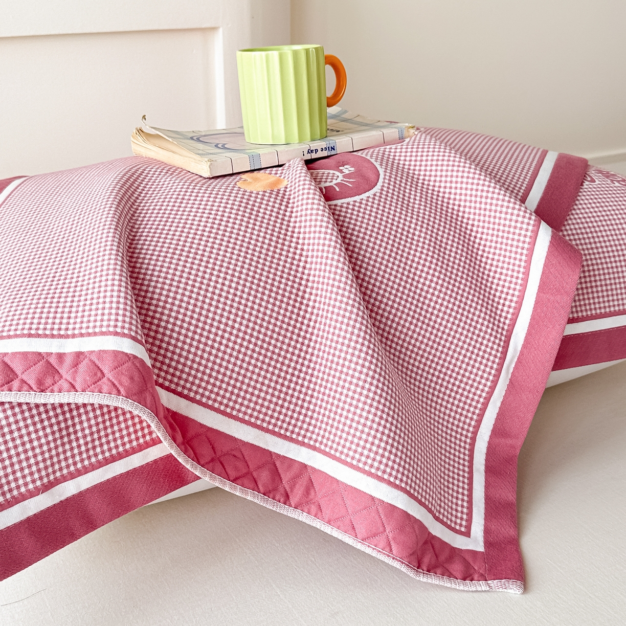 91家纺网 家纺一手货源 找家纺 沐瑟家纺 2025新款亲肤柔软纱布小米格枕巾 小象-粉 52*78cm枕巾/只