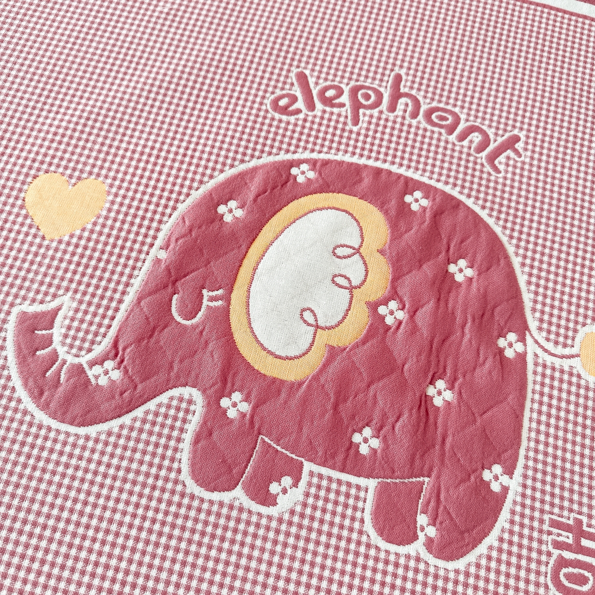 91家纺网 家纺一手货源 找家纺 沐瑟家纺 2025新款亲肤柔软纱布小米格枕巾 小象-粉 52*78cm枕巾/只