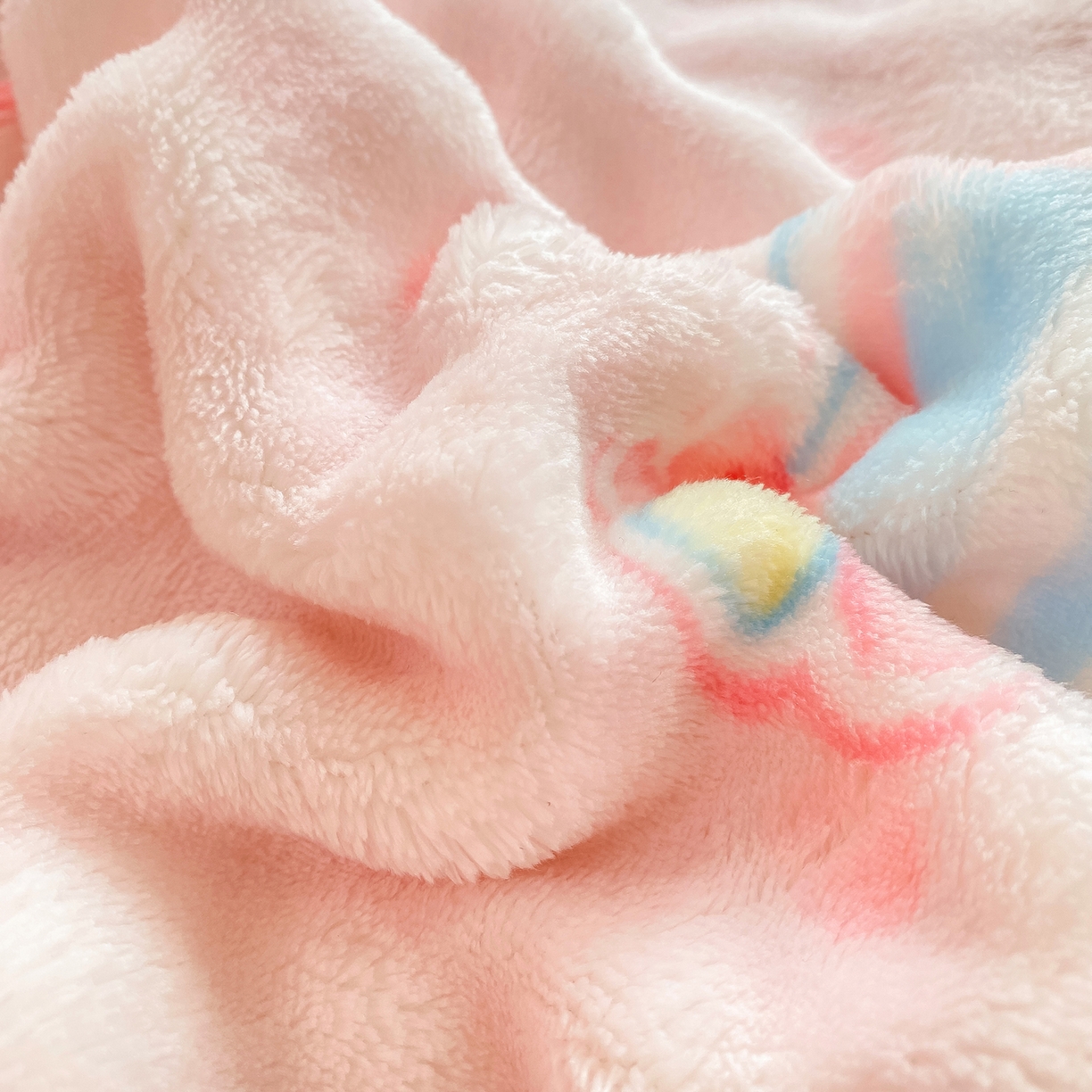 91家纺网 家纺一手货源 找家纺 眠势力 2025新款暖绒泡泡床单冬季保暖被单牛奶绒床单罩 樱桃猫咪【暖绒泡泡床单】