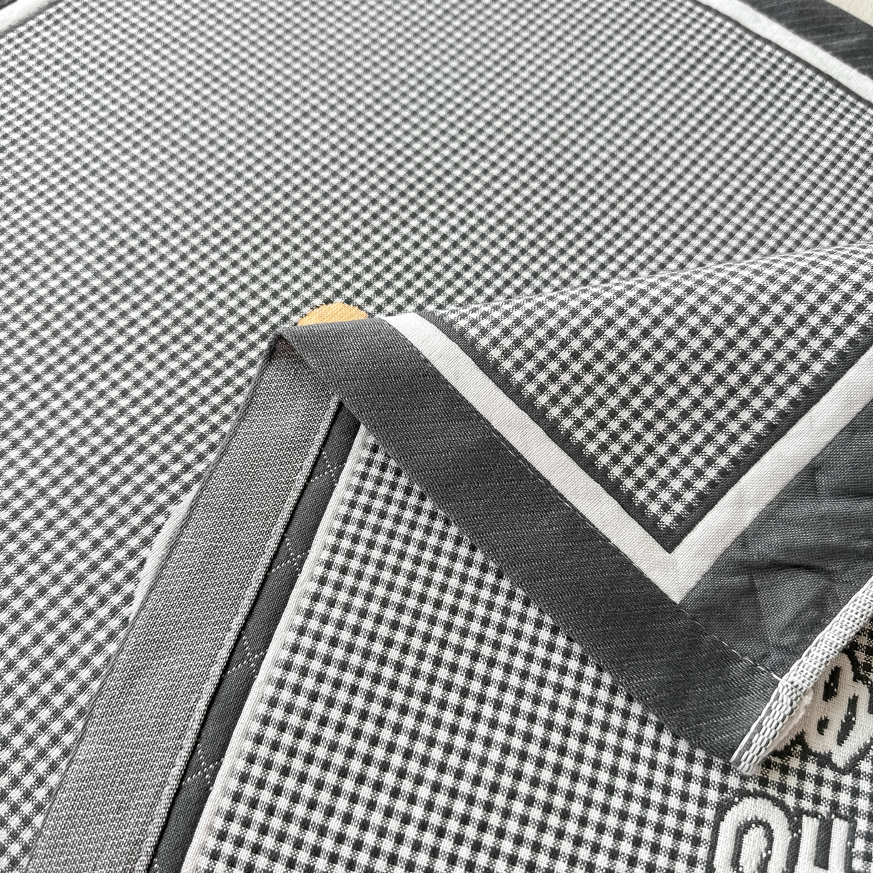 91家纺网 家纺一手货源 找家纺 沐瑟家纺 2025新款亲肤柔软纱布小米格枕巾 小象-深灰 52*78cm枕巾/只