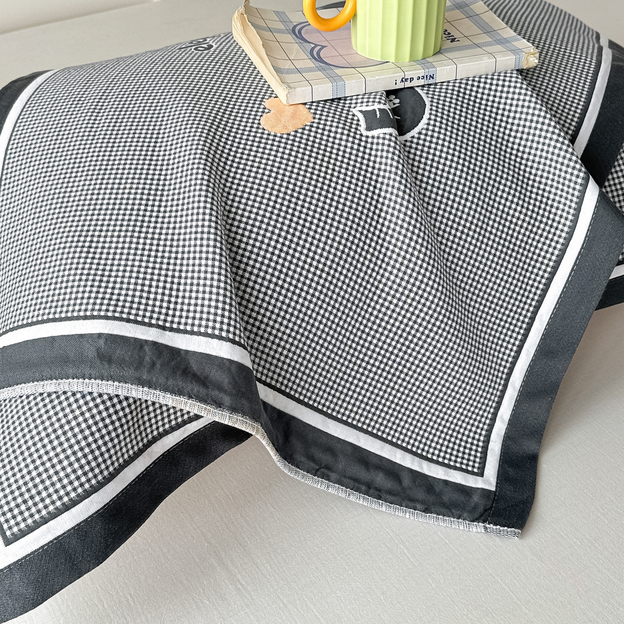 91家纺网 家纺一手货源 找家纺 沐瑟家纺 2025新款亲肤柔软纱布小米格枕巾 小象-深灰 52*78cm枕巾/对