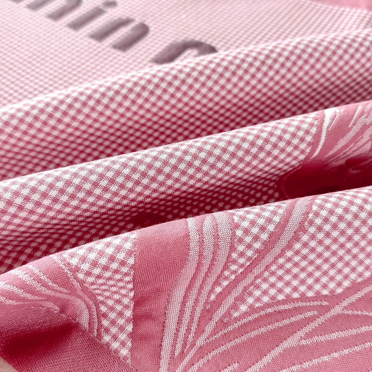 91家纺网 家纺一手货源 找家纺 沐瑟家纺 2025新款亲肤柔软纱布小米格枕巾 郁金香-粉色 52*78cm枕巾/只