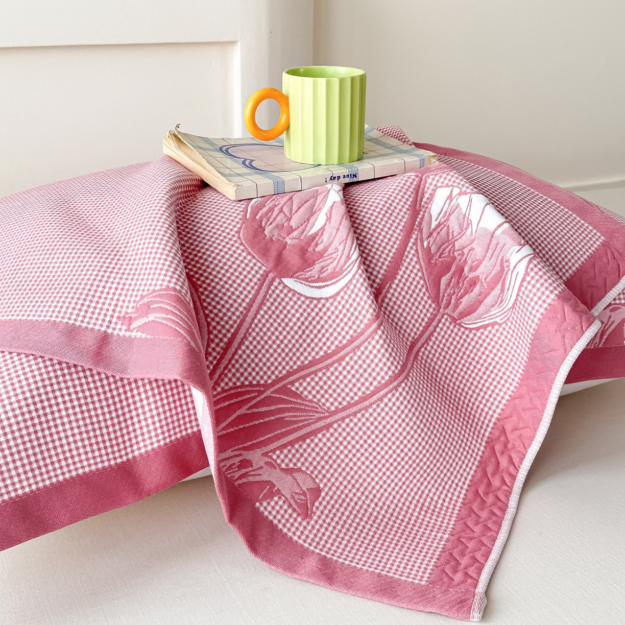 91家纺网 家纺一手货源 找家纺 沐瑟家纺 2025新款亲肤柔软纱布小米格枕巾 郁金香-粉色 52*78cm枕巾/对