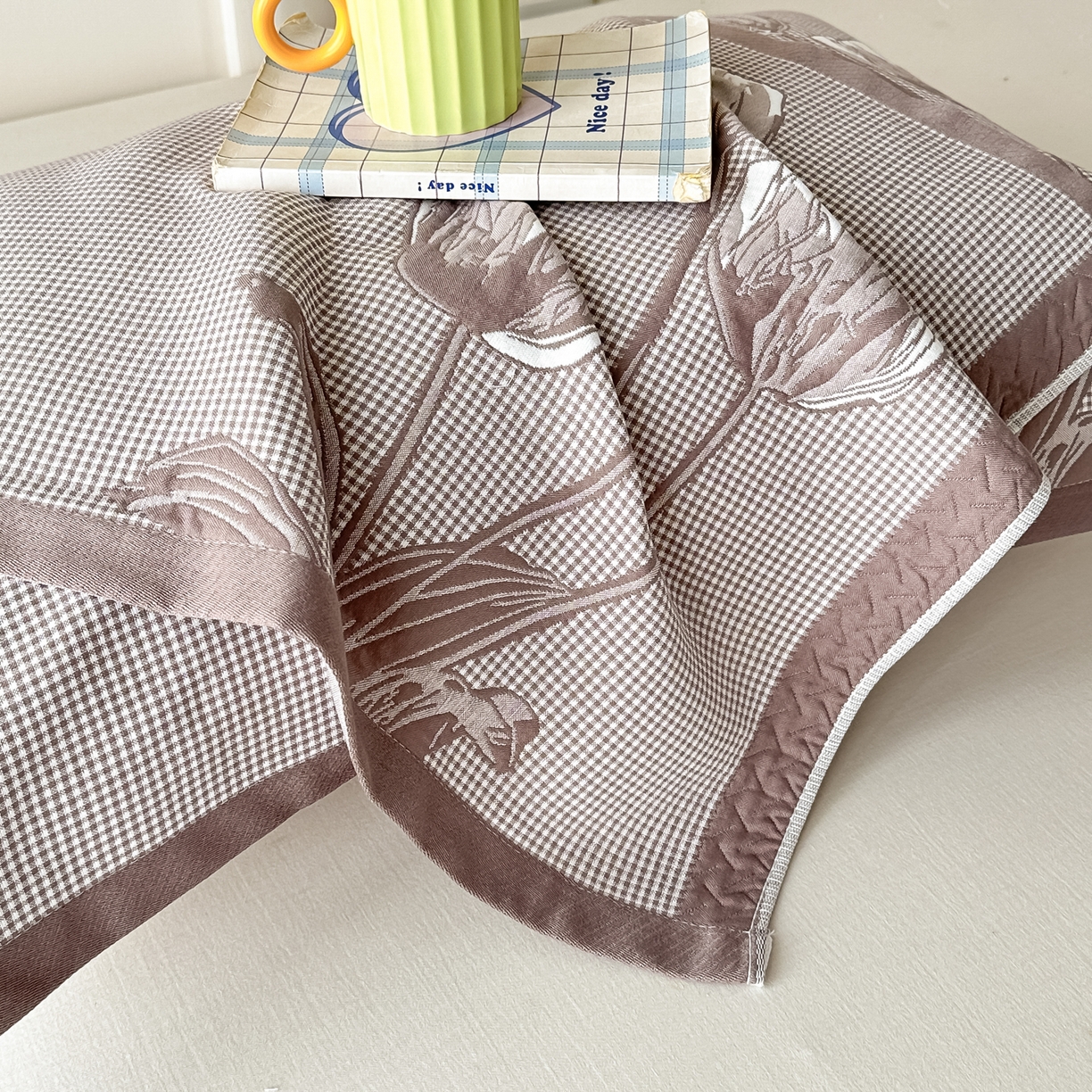 91家纺网 家纺一手货源 找家纺 沐瑟家纺 2025新款亲肤柔软纱布小米格枕巾 郁金香-咖色 52*78cm枕巾/只