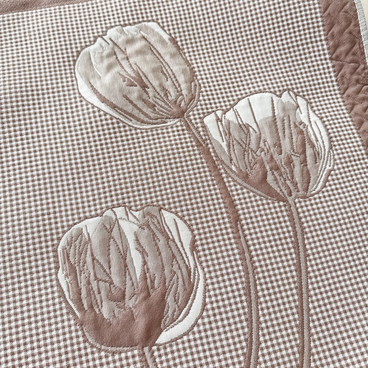 91家纺网 家纺一手货源 找家纺 沐瑟家纺 2025新款亲肤柔软纱布小米格枕巾 郁金香-咖色 52*78cm枕巾/对