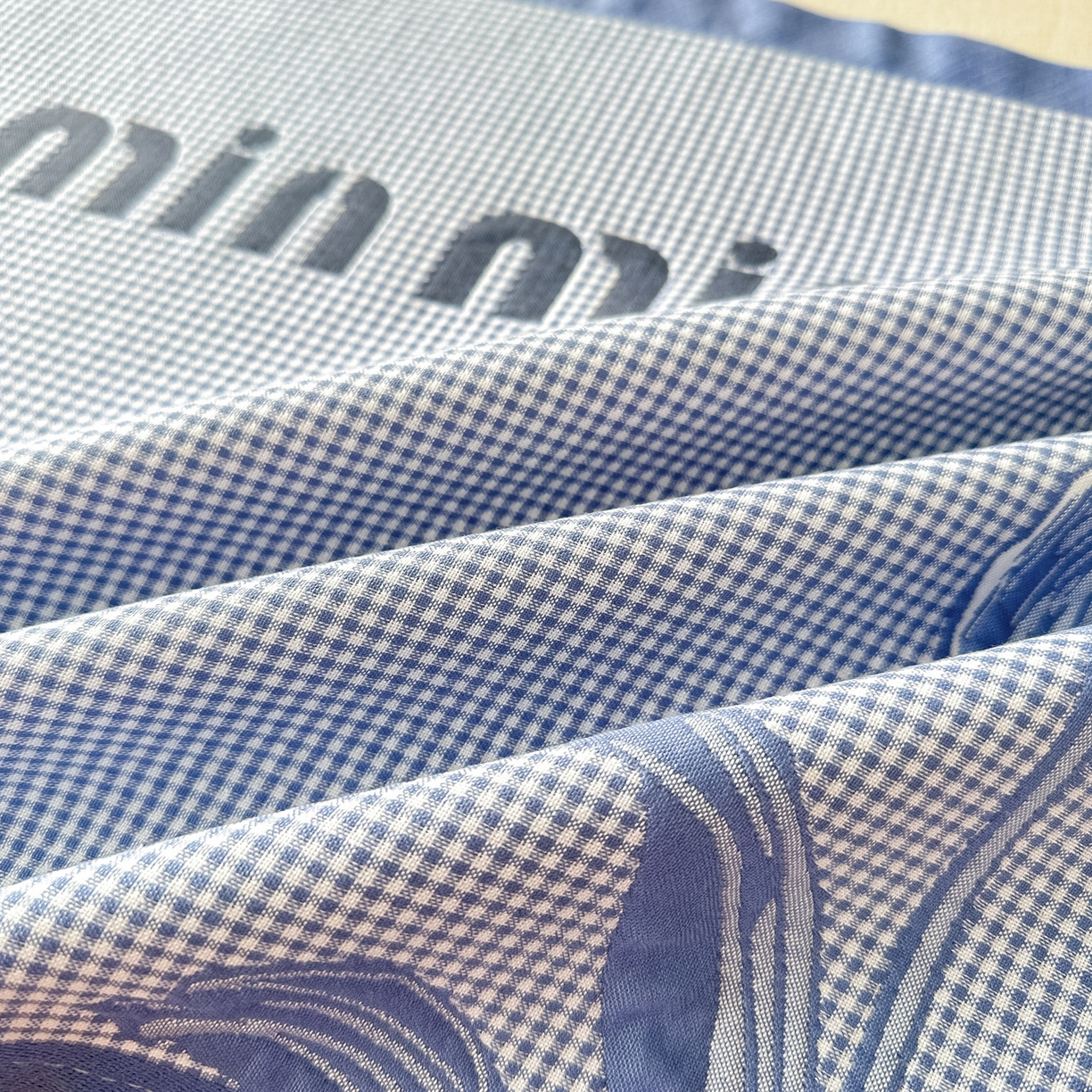 91家纺网 家纺一手货源 找家纺 沐瑟家纺 2025新款亲肤柔软纱布小米格枕巾 郁金香-蓝色 52*78cm枕巾/只