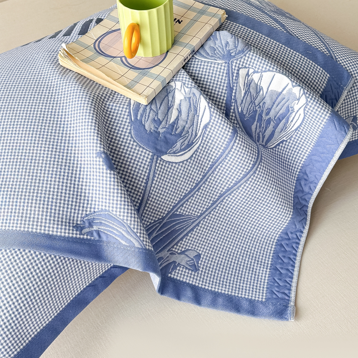 91家纺网 家纺一手货源 找家纺 沐瑟家纺 2025新款亲肤柔软纱布小米格枕巾 郁金香-蓝色 52*78cm枕巾/对