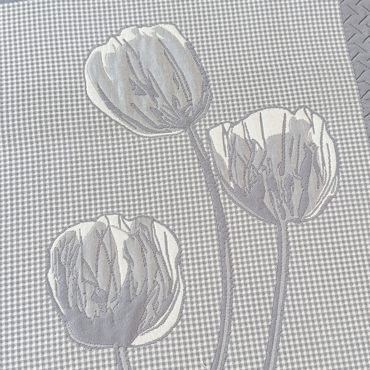 91家纺网 家纺一手货源 找家纺 沐瑟家纺 2025新款亲肤柔软纱布小米格枕巾 郁金香-浅灰色 52*78cm枕巾/对