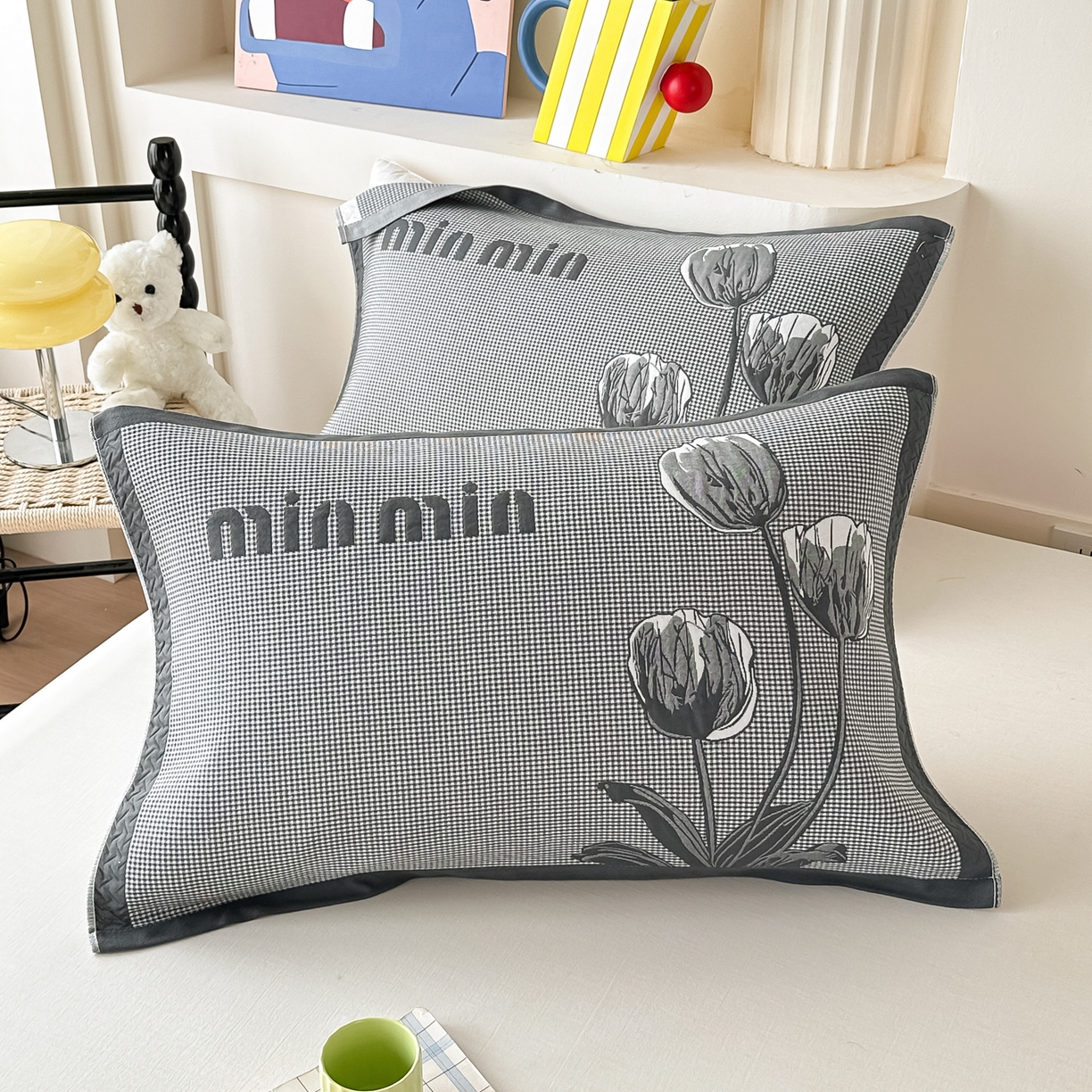 91家纺网 家纺一手货源 找家纺 沐瑟家纺 2025新款亲肤柔软纱布小米格枕巾 郁金香-深灰 52*78cm枕巾/只